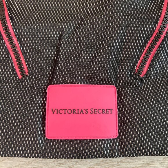 New Victoria's Secret Drawstring Backpack Bag Black Silver Mesh Pink Logo Lined - Picture 6 of 7